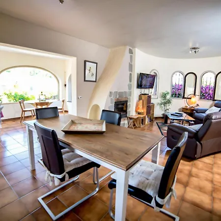 Cathy & Marianne By Interhome Villa *